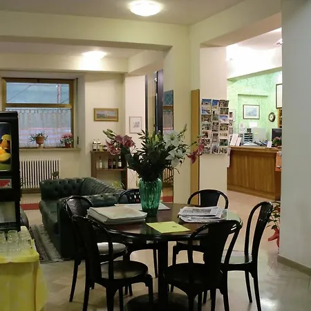 Hotel Leon Bianco Pistoia